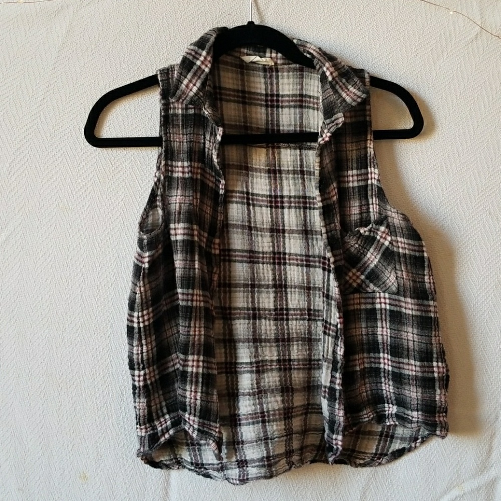 Plaid-sleeveless over top